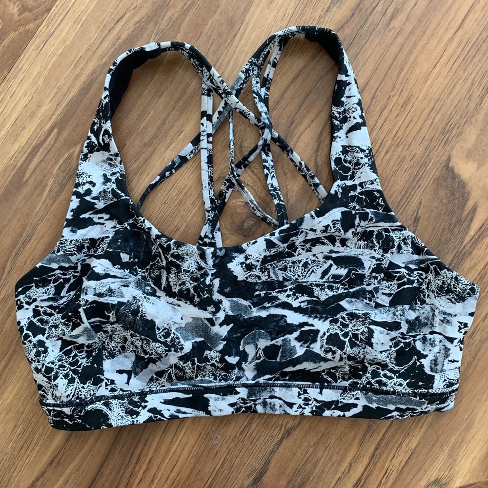 Lululemon Free to be Serene sports bra